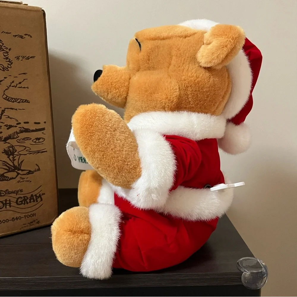 Walt Disney Pooh Bear We wish you a Merry Christmas Wind up Plush with Box